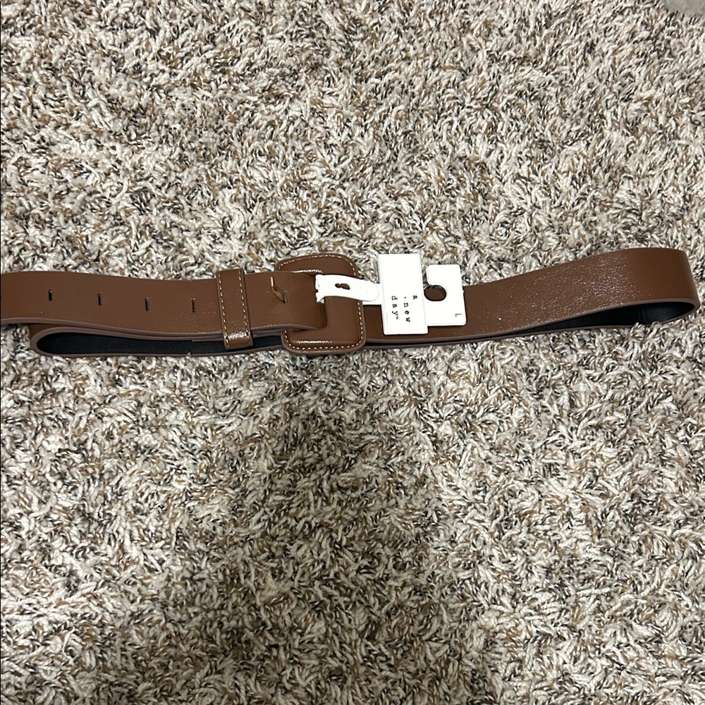 Elegant Brown Leather Women's Belt